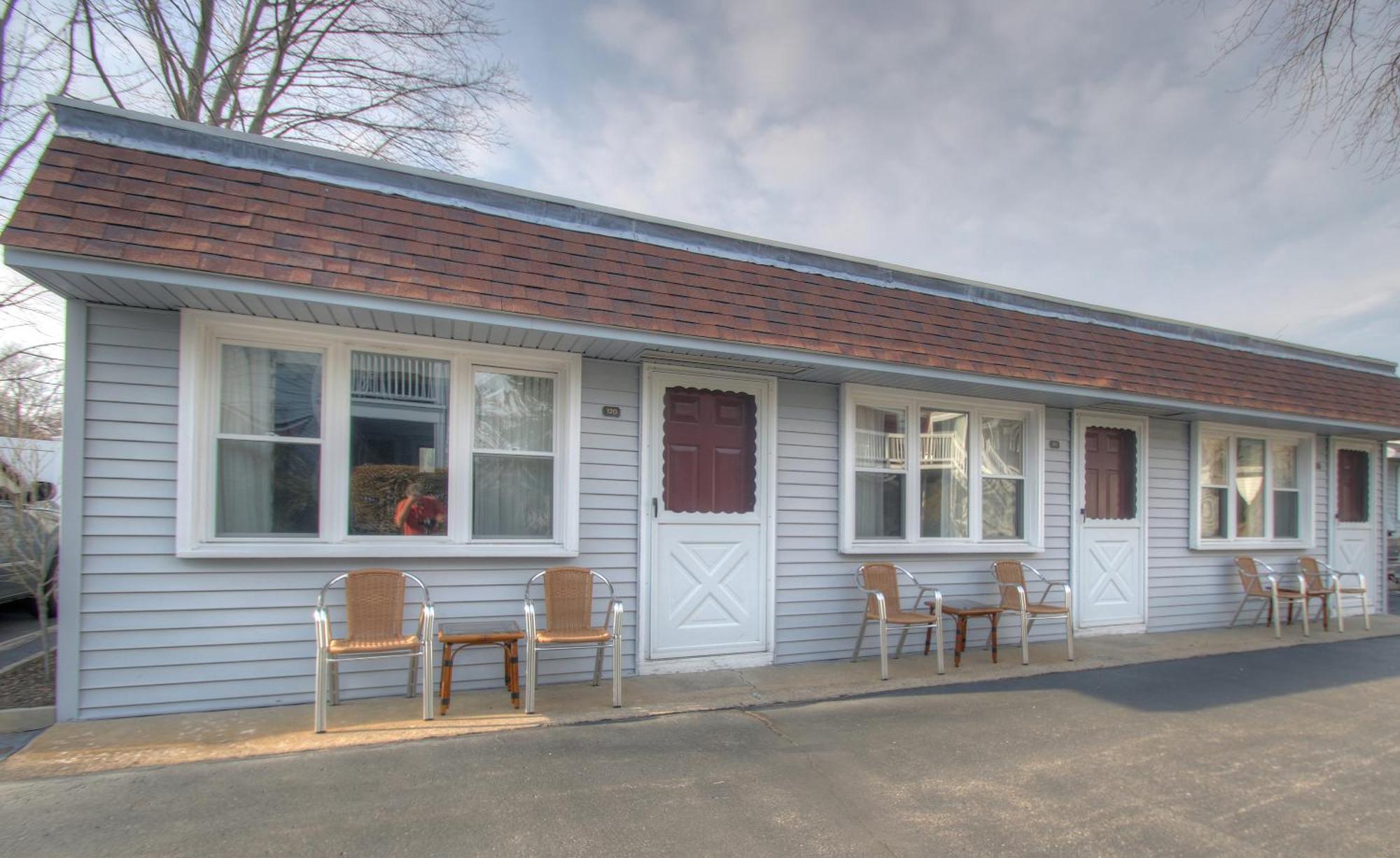 Inn Terrace By The Sea